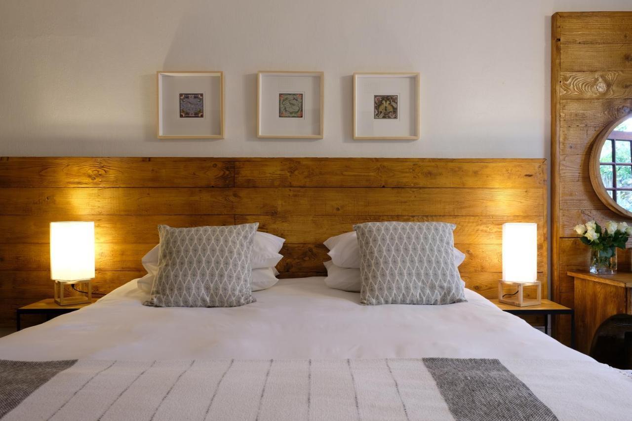 Kaia Tani Exclusive Guesthouse พาลาบอร์วา ภายนอก รูปภาพ