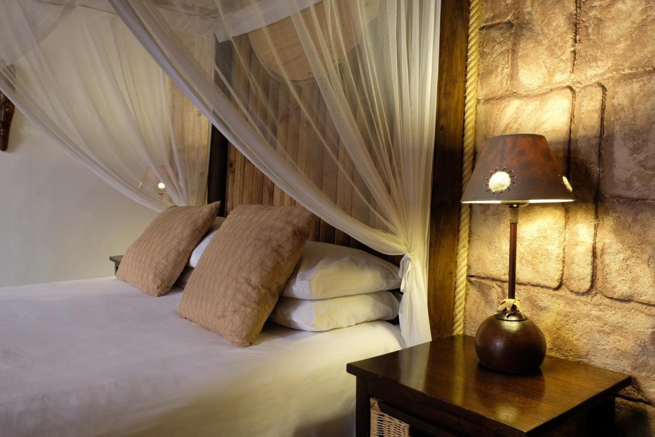 Kaia Tani Exclusive Guesthouse พาลาบอร์วา ภายนอก รูปภาพ
