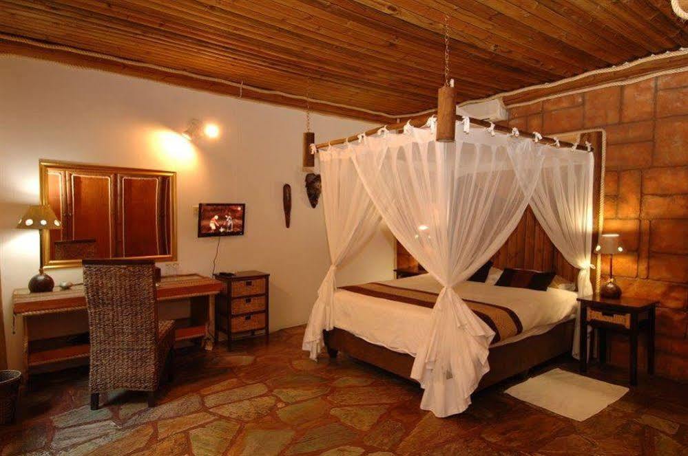 Kaia Tani Exclusive Guesthouse พาลาบอร์วา ภายนอก รูปภาพ